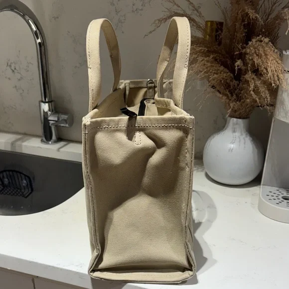 Marc Jacobs Tan Tote Bag - Picture 7 of 8